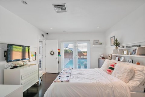 Casa en venta en Bay Harbor Islands, Florida, 4 dormitorios, 289.11 m2 № 951402 - foto 16
