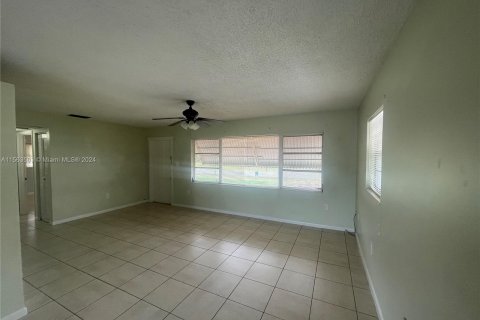 House in Lake Placid, Florida 2 bedrooms № 1098433 - photo 8