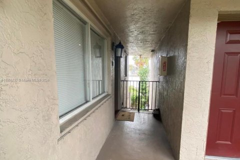 Copropriété à vendre à Wilton Manors, Floride: 2 chambres, 73.21 m2 № 1380506 - photo 15