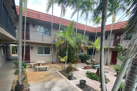 Copropriété à vendre à Wilton Manors, Floride: 2 chambres, 73.21 m2 № 1380506 - photo 2