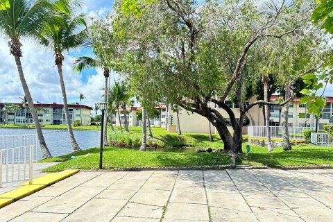 Copropriété à vendre à Miami, Floride: 2 chambres, 96.62 m2 № 1380423 - photo 6