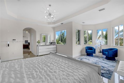 Villa ou maison à vendre à Miami, Floride: 5 chambres, 256.97 m2 № 1315579 - photo 8