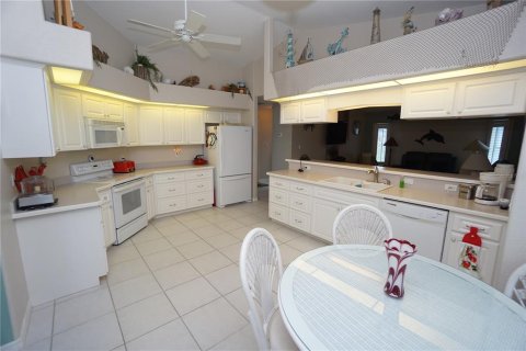 House in Punta Gorda, Florida 3 bedrooms, 212.37 sq.m. № 1434933 - photo 15