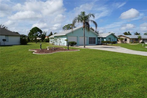 House in Punta Gorda, Florida 3 bedrooms, 212.37 sq.m. № 1434933 - photo 3