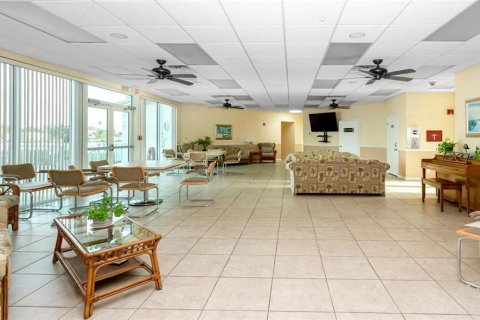 Condominio en alquiler en Saint Pete Beach, Florida, 2 dormitorios, 105.07 m2 № 1354979 - foto 17