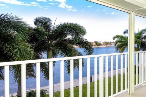 Condominio en alquiler en Saint Pete Beach, Florida, 2 dormitorios, 105.07 m2 № 1354979 - foto 4