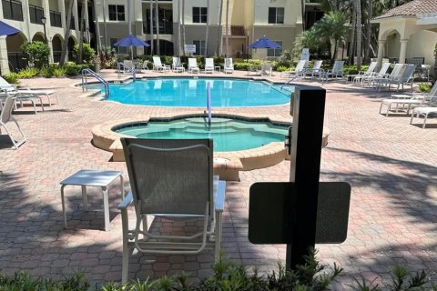 Condominio en venta en Boynton Beach, Florida, 1 dormitorio, 69.12 m2 № 990560 - foto 16