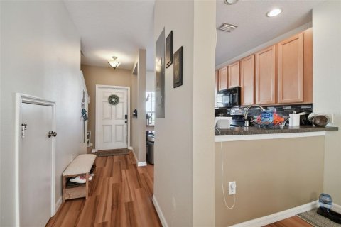 Townhouse in Tampa, Florida 2 bedrooms, 120.03 sq.m. № 990666 - photo 7