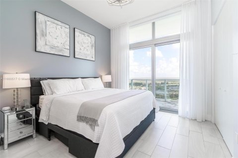 Condo in Sunrise, Florida, 3 bedrooms  № 1224281 - photo 13