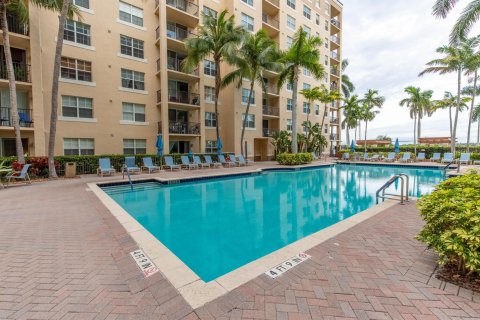 Condominio en venta en West Palm Beach, Florida, 1 dormitorio, 61.13 m2 № 284443 - foto 2