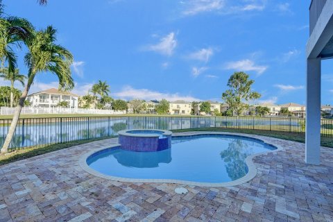 House in Wellington, Florida 6 bedrooms, 368.17 sq.m. № 1099998 - photo 15