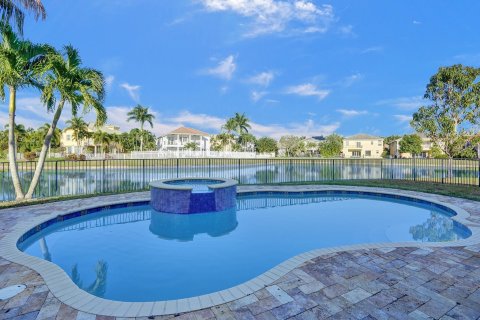 House in Wellington, Florida 6 bedrooms, 368.17 sq.m. № 1099998 - photo 14