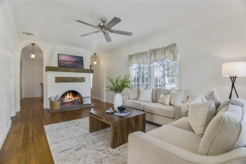 Casa en venta en Orlando, Florida, 3 dormitorios, 222.97 m2 № 1383685 - foto 4