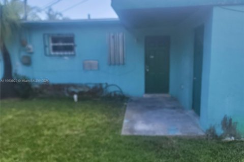 Casa en venta en Miami, Florida, 3 dormitorios, 73.58 m2 № 1375714 - foto 18