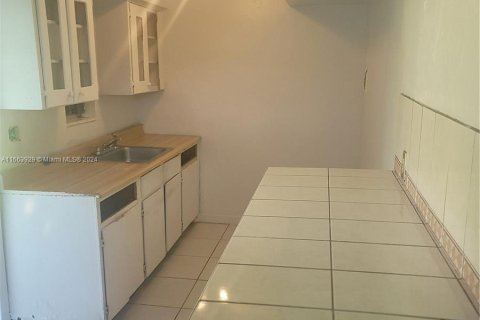 Casa en venta en Miami, Florida, 3 dormitorios, 73.58 m2 № 1375714 - foto 14