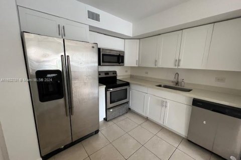 Copropriété à vendre à Hollywood, Floride: 2 chambres, 69.58 m2 № 1221712 - photo 5