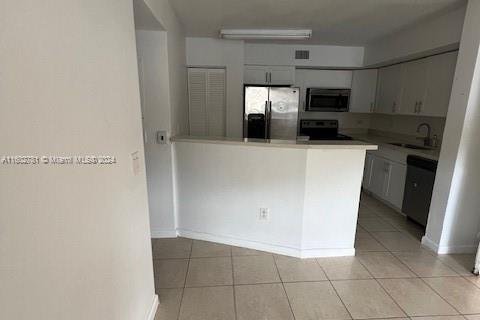 Condo in Hollywood, Florida, 2 bedrooms  № 1221712 - photo 6