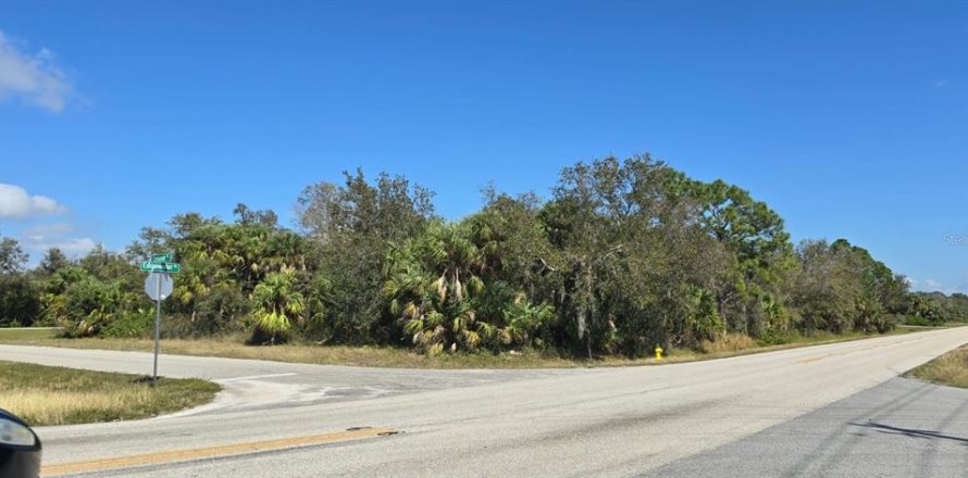 Terrain à Port Charlotte, Floride № 1006493