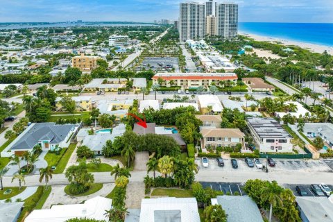 Villa ou maison à louer à Palm Beach Shores, Floride: 3 chambres, 250.84 m2 № 788314 - photo 2