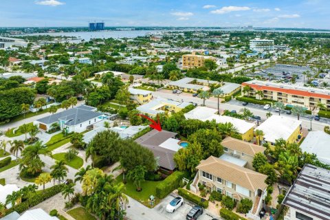 Villa ou maison à louer à Palm Beach Shores, Floride: 3 chambres, 250.84 m2 № 788314 - photo 3