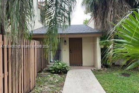 Adosado en venta en Miami, Florida, 2 dormitorios, 105.72 m2 № 1418803 - foto 3