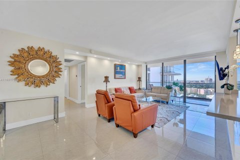 Condo in Aventura, Florida, 2 bedrooms  № 1418234 - photo 8