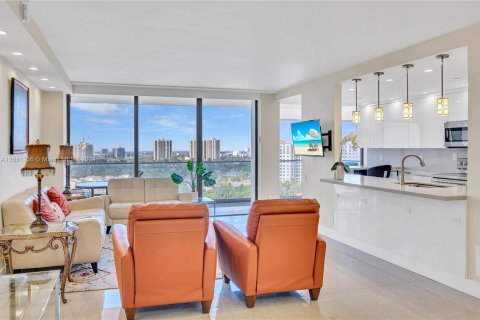 Condo in Aventura, Florida, 2 bedrooms  № 1418234 - photo 2