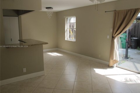 Condominio en venta en Davie, Florida, 3 dormitorios, 151.43 m2 № 1348936 - foto 5