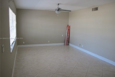 Condominio en venta en Davie, Florida, 3 dormitorios, 151.43 m2 № 1348936 - foto 2