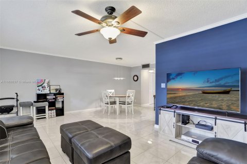 Copropriété à vendre à Coconut Creek, Floride: 1 chambre, 74.14 m2 № 1384268 - photo 3