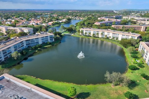 Copropriété à vendre à Coconut Creek, Floride: 1 chambre, 74.14 m2 № 1384268 - photo 20