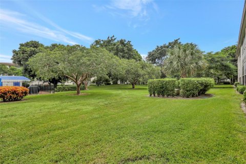 Copropriété à vendre à Coconut Creek, Floride: 1 chambre, 74.14 m2 № 1384268 - photo 18