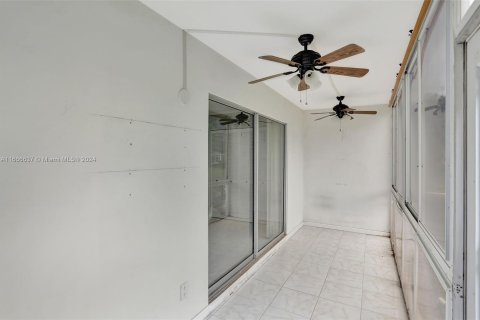 Copropriété à vendre à Coconut Creek, Floride: 1 chambre, 74.14 m2 № 1384268 - photo 16