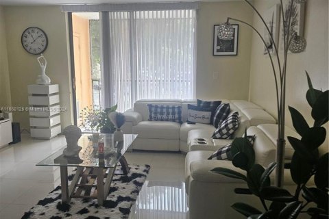 Condominio en venta en Miami, Florida, 2 dormitorios, 89.65 m2 № 1384349 - foto 1