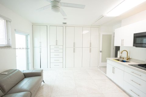 Villa ou maison à vendre à Miami, Floride: 4 chambres, 236.16 m2 № 1237664 - photo 23