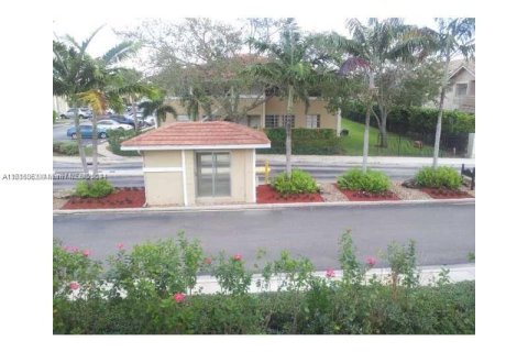 Copropriété à vendre à Coral Springs, Floride: 2 chambres, 71.35 m2 № 1237745 - photo 2