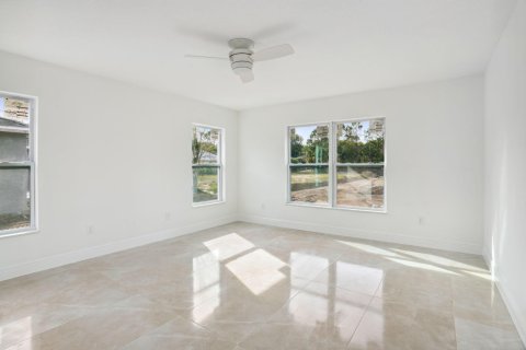 House in Vero Beach, Florida 3 bedrooms, 170.85 sq.m. № 914184 - photo 23