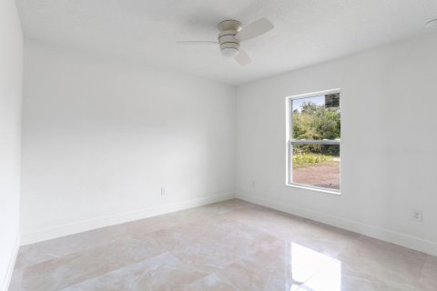 Casa en venta en Vero Beach, Florida, 3 dormitorios, 170.85 m2 № 914184 - foto 2