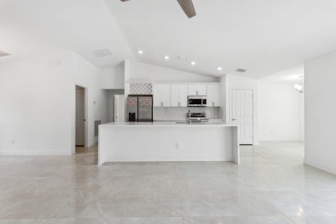 Casa en venta en Vero Beach, Florida, 3 dormitorios, 170.85 m2 № 914184 - foto 4