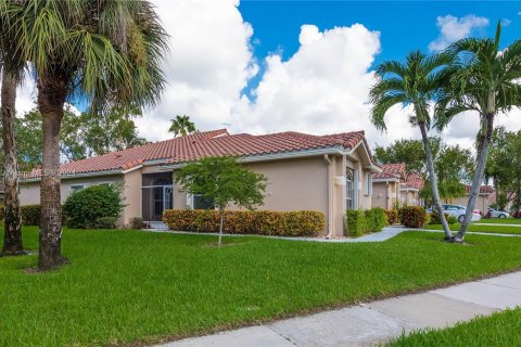 Villa ou maison à vendre à Boynton Beach, Floride: 3 chambres, 147.9 m2 № 1377514 - photo 2