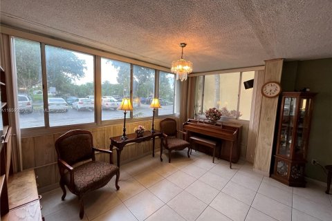 Condo in Miami, Florida, 2 bedrooms  № 1377564 - photo 10