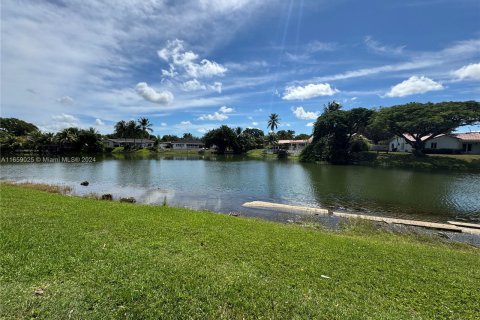 Condo in Miami, Florida, 2 bedrooms  № 1377564 - photo 21