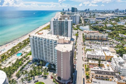 Copropriété à vendre à Miami Beach, Floride: 2 chambres, 119.47 m2 № 1401301 - photo 2