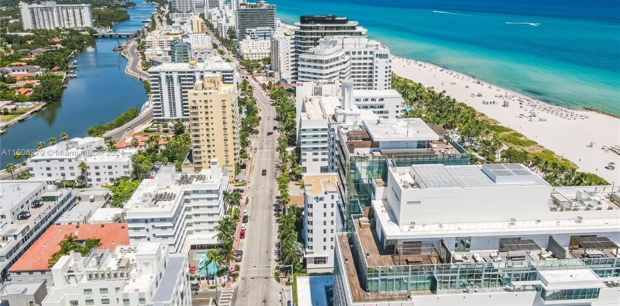 Condo à Miami Beach, Floride, 2 chambres  № 1401301