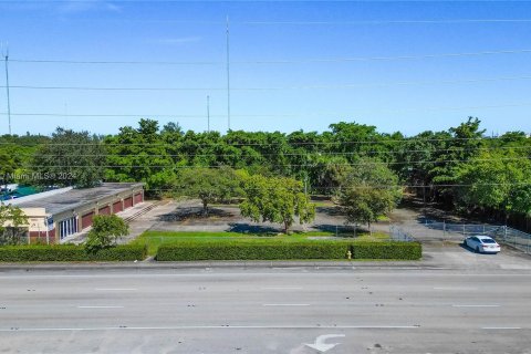 Propiedad comercial en venta en West Park, Florida № 1401266 - foto 9