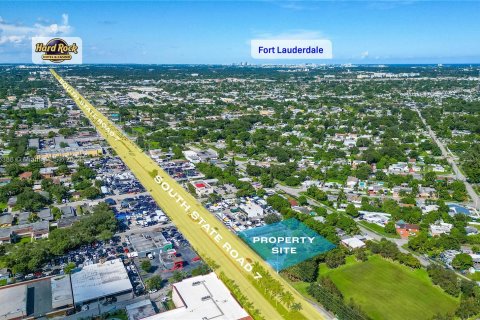 Propiedad comercial en venta en West Park, Florida № 1401266 - foto 13