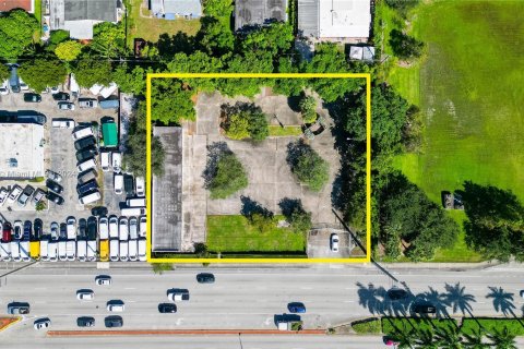 Propiedad comercial en venta en West Park, Florida № 1401266 - foto 3