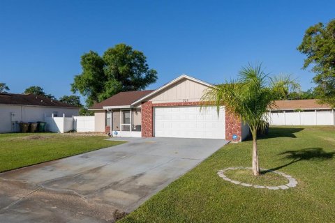 Villa ou maison à vendre à Kissimmee, Floride: 3 chambres, 133.69 m2 № 1339309 - photo 2