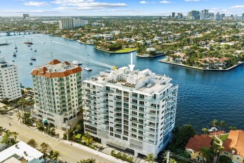 Condo in Fort Lauderdale, Florida, 3 bedrooms  № 1208179 - photo 1