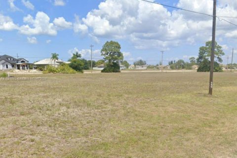 Commercial property in Cape Coral, Florida № 972137 - photo 2